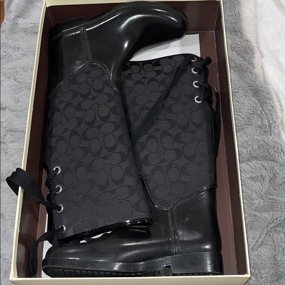 COPY - COACH Tristee 12cm sig c/shiny rubber BLAC…